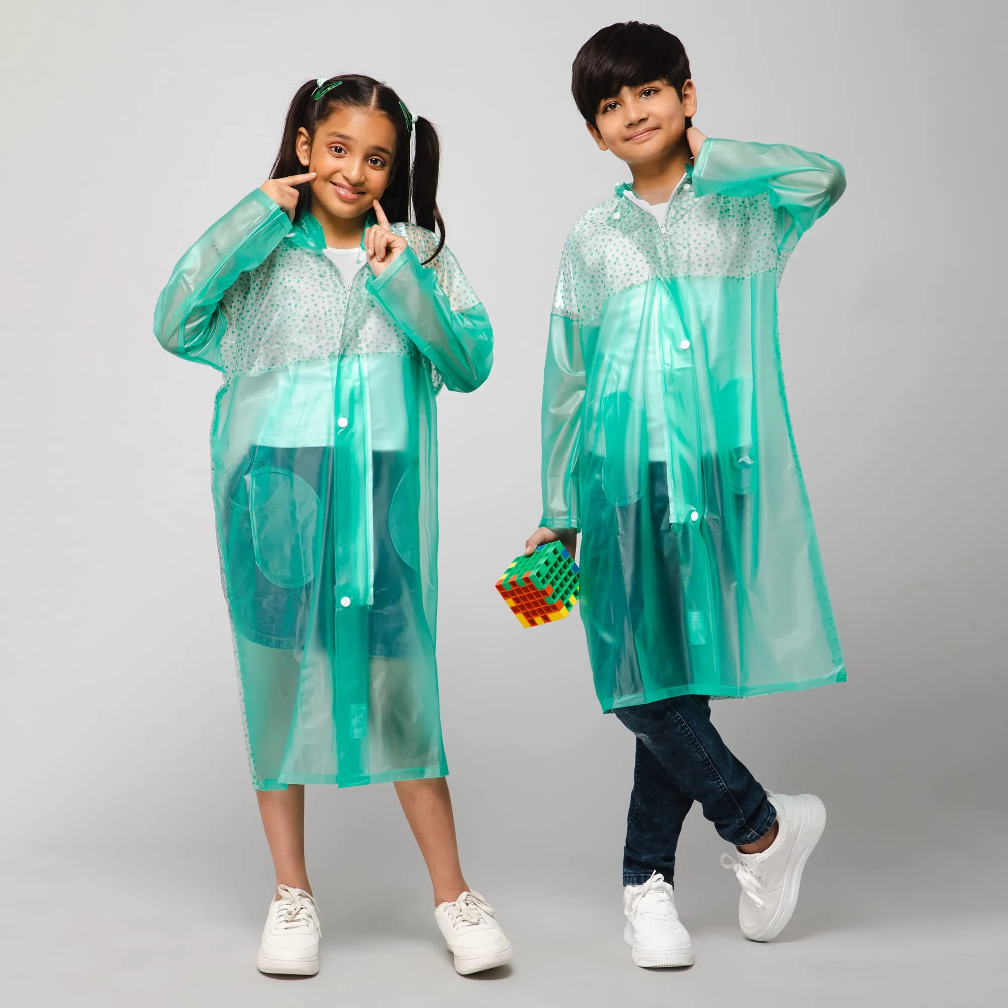 THE CLOWNFISH Wet & Wild Series Unisex Kids Waterproof Single Layer PVC Longcoat/Raincoat with Adjustable Hood. Age-5-6 Years (Dark Pink)